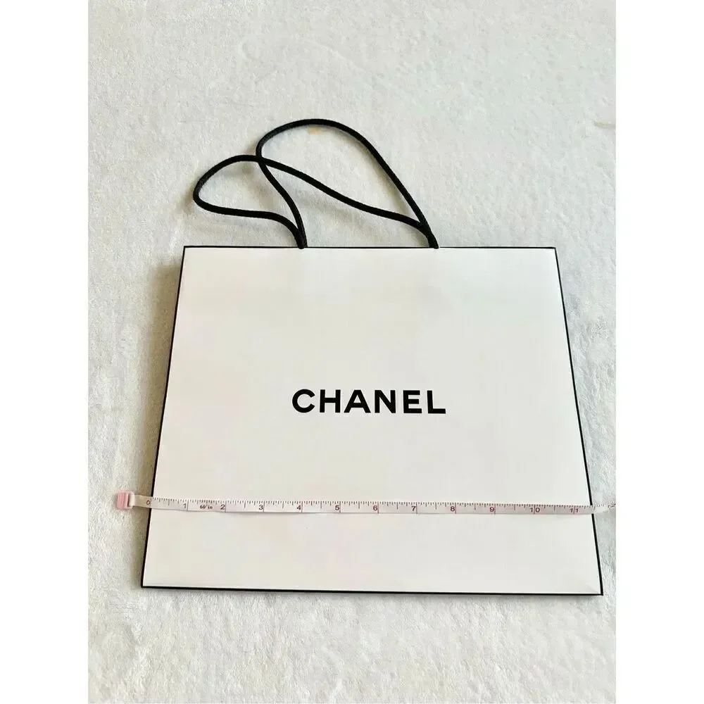 Chanel black-and-white gift bag ￼